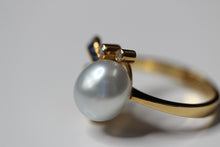 Load image into Gallery viewer, Large Baroque Pearl Ring