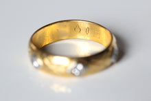 Load image into Gallery viewer, Trilogy Diamond 23k Gold Band