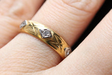 Load image into Gallery viewer, Trilogy Diamond 23k Gold Band