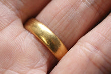 Load image into Gallery viewer, Trilogy Diamond 23k Gold Band