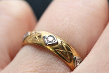 Load image into Gallery viewer, Trilogy Diamond 23k Gold Band